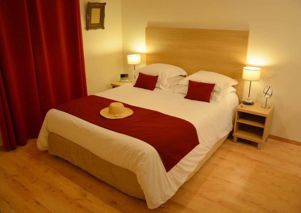 Domaine Des Ormeaux Villa Ajat Екстериор снимка